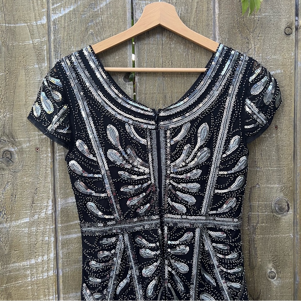 Black and Silver Beaded and Silver Bodycon Mini Dress 🌿 - Picture 5 of 12